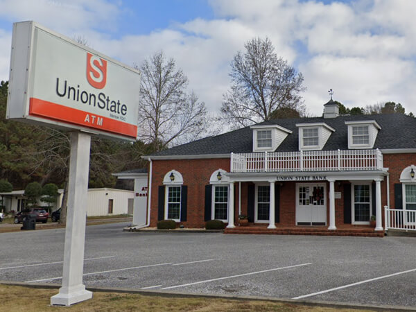 Beyond the Search Bar: How Community Banks are Dominating Search Engines and Generative&nbsp;AI